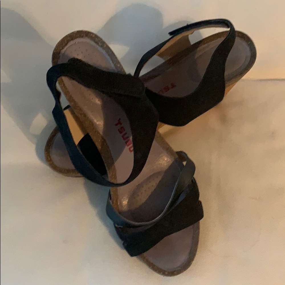 Tsubo Nilanti Wedge Sandals